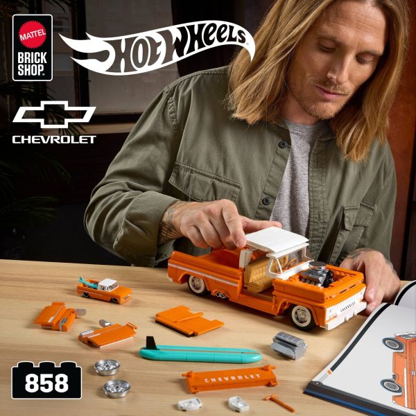 Mattel Brick Shop Hot Wheels Custom ’62 Chevy Pickup Building Toy Kit (858 Pieces), for Collectors - Image 2