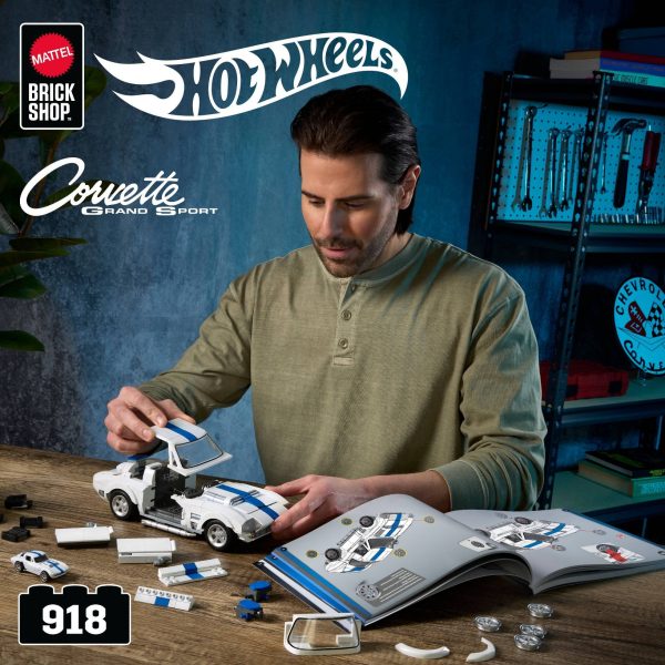 Mattel Brick Shop Hot Wheels Corvette Grand Sport Building Toy Kit (918 Pieces), for Collectors - Image 2